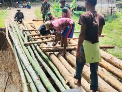 Pondasi Tergerus Banjir, Jembatan Bancang di Rembang Ambrol