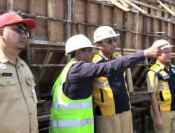 Cek Proyek Jembatan Temperak, Bupati Rembang Ingatkan Para Kontraktor