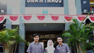 SMA Negeri 1 Maos Cilacap Berjaya di Ajang IEYI Tahun 2022