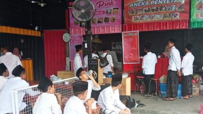 Warkit Reborn Kerjasan, Pusat Kuliner di Kudus Ini Kembali Diserbu Santri dan Pelajar
