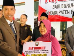 Ribuan Buruh Tani Tembakau di Kabupaten Rembang Terima Bantuan