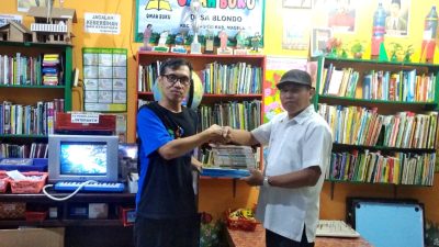 Wartawan Suara Jelata Biro Magelang Peduli TBM Omah Buku