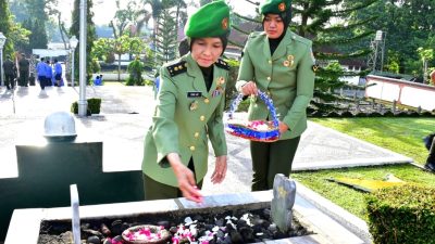 Peringati HUT Ke-72 Corps Ajudan Jenderal Akademi Militer Gelar Ziarah