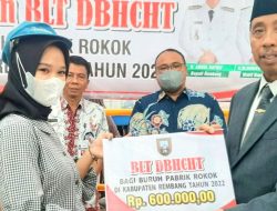 667 Buruh Pabrik Rokok di Rembang Terima BLT
