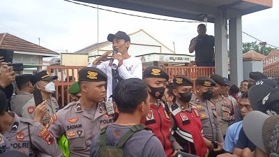 BLT Tidak Disalurkan, Ratusan Warga Songgom Geruduk Balai Desa