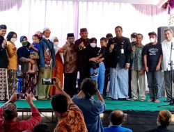 Pemkab Kendal Serahkan Kartu BPJS PBI APBD