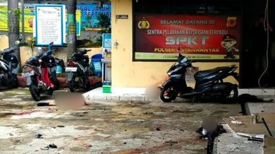 Aksi Diduga Teror Bom Bunuh Diri Terjadi di Mapolsek Astanaanyar Kota Bandung