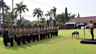 39 Pejabat Polri di Lingkungan Polresta Magelang Ikuti Upacara Sertijab dan Pengukuhkan