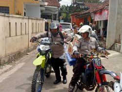 Anggota Polres Magelang Kota dan IOF Salurkan Bantuan Sosial Bagi Pengungsi di Cianjur