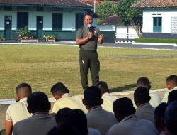 Prajurit Petarung Yonarmed 11 Kostrad Ikuti Jam Komandan