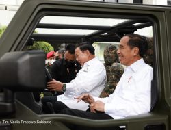 Presiden Jokowi dan Menhan Prabowo Resmikan Kendaraan Militer Maung