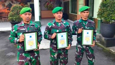 Selamatkan Pengunjung Tercebur Sumur di TWCB, Tiga Anggota Kodim Magelang Terima Penghargaan