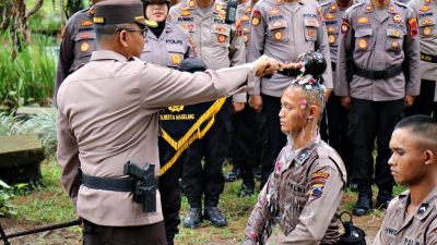 12 Personel Ikuti Tradisi Pembaretan Bintara Polri Diktuba di TNGM Jurangjero