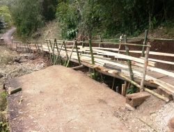 Akibat Longsor, Akses Utama ke Dusun Wisata Purbakala Kalipucung Tonjong Putus Total