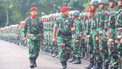 360 Taruna Tingkat IV Akademi Militer Laksanakan Pendidikan Para Dasar