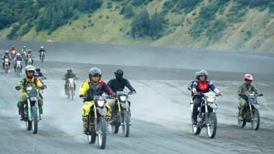 Pangdivif 2 Kostrad Lakukan Trail Adventure ke Gunung Bromo