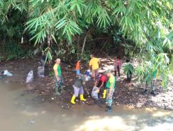 PPKM Bersama TNI dan Masyarakat Bersihkan Kali Kendali Kota Magelang