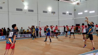 Wakil Bupati Kendal Buka Turnamen Bola Voli Tambahsari Cup 1
