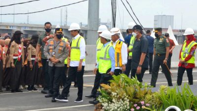 Pangdam IV/Diponegoro Dampingi Presiden RI Resmikan Jalan Tol Semarang – Demak