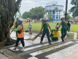 Sambut HUT Ke-62 Kostrad, Yonarmed 11 Kostrad Laksanakan Pembersihan Alun-Alun Kota Magelang