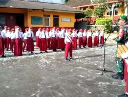 Bertindak Sebagai Irup, Babinsa Koramil 04/Windusari Tanamkan Pendidikan Karakter