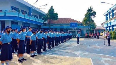 Cegah Pelajar Berkonflik dengan Hukum, Kapolsek Muntilan Pimpinan Apel Kedisiplinan