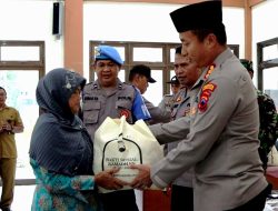 Kapolresta Magelang Bakti Sosial Bagikan Sembako untuk Warga Kurang Mampu