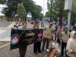 PAPERA Purworejo Bagikan Takjil Buka Puasa dan Doakan Prabowo Presiden