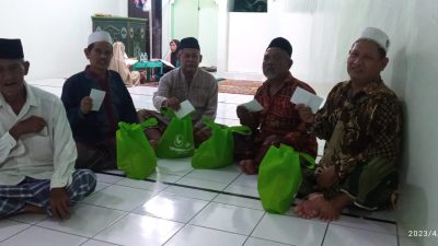 Penghujung Bulan Suci, SBB Brebes Kembali Bagikan Kado Lebaran Untuk Para Ustadz dan Marbot