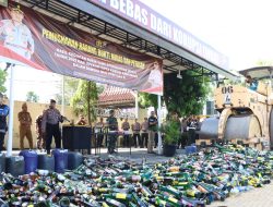 Polres Brebes Musnahkan Ribuan Botol Miras dan 892 Liter Miras Tradisional
