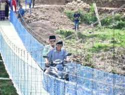 Dedikasi, Bupati ASA Resmikan Jembatan gantung ARA Bongkong