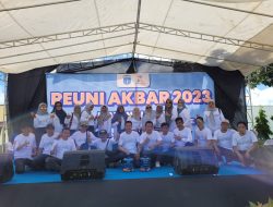 Bentuk Apresiasi, Alumni 98 SMA Kajuara Berikan Voucher Siswa Berprestasi Saat Reuni