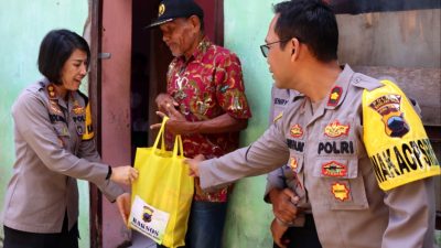 Kunjungi Warga Rejowinangun Utara dan Kemirirejo, Kapolres Magelang Kota Bagikan Sembako