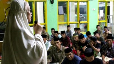Wabup Sinjai Dengarkan Curhatan Warga Saat Safari Ramadan di Tapillasa Sinjai Tengah