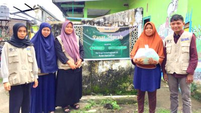 Madrasah Al Fathanah Makassar Bersama Mahasiswa UNM Gelar Pasar Murah