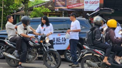 Peringati Hari Jadi, Bawaslu Kendal Bagikan Takjil dan Bahan Sosialisasi