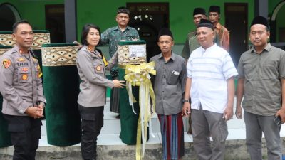 Peduli Masjid dan Mushala, Kapolres Magelang Kota Bantu Karpet Sajadah