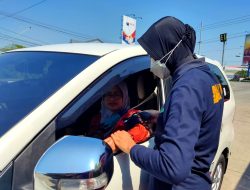 Sie Dokkes Polres Kudus Berikan Layanan Kesehatan Drive Thru Bagi Pemudik
