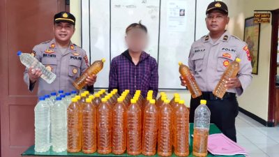 Polsek Grabag Amankan Puluhan Botol Miras Tradisional dan Satu Pelaku