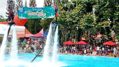 Iron Man Kuda Lumping Pukau Pengunjung Owabong Purbalingga