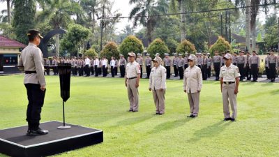 Kombes Pol Ruruh Pimpin Upacara Laporan Kenaikan Pangkat PNS Polresta Magelang