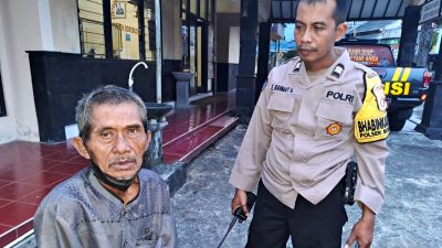 Terpisah dari Rombongan di Borobudur, Wisatawan Ini Dipertemukan Kembali Dengan Keluarganya