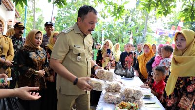 Kunjungi 7 Desa, Bupati Purworejo Borong Tempe dan Peyek Kacang