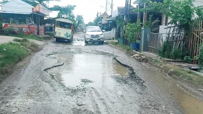 Jalan Rusak Parah, Warga di Kecamatan Bulakamba Keluhkan Kinerja Wakil Rakyat