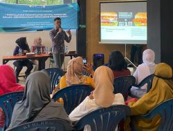 Mahasiswa KKN UPN “Veteran” Jawa Timur Bantu Pelaku UMKM di Kelurahan Keputih 