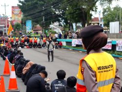 Kapolres Magelang Kota Pimpin Pengamanan Aksi Damai Peringatan Hari Buruh di Aloon-Aloon