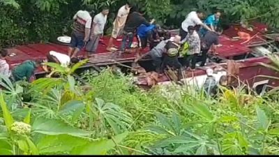 Nahas, Bus Peziarah Asal Tangsel Jatuh ke Jurang di Jalur OW Guci Tegal