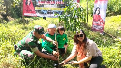 Jaga Mata Air, Vita Ervina Bersama FMMH Tanam Pohon di Lereng Merapi