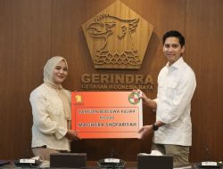 Pantang Menyerah Kejar Cita-Cita, Gerindra Berikan Beasiswa Kuliah Untuk Magfira