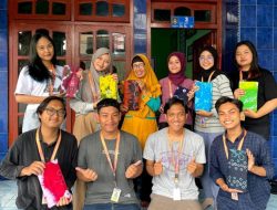 Bangkitkan UMKM Batik di Kelurahan Tlumpu, Mahasiswa KKN UPN Pendampingan Serta Digitalisasi Pemasaran